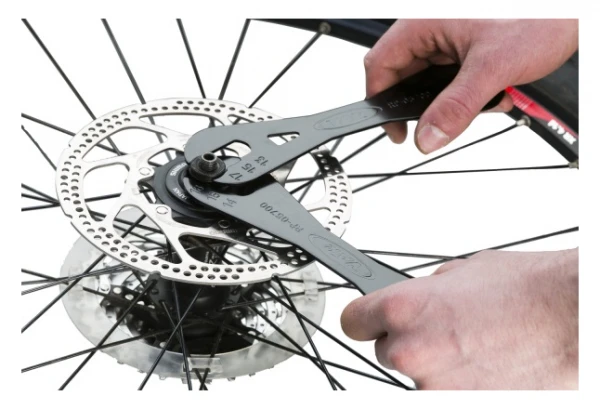 VAR Jeu De 2 Clés à Cônes De Moyeux 4 VAR Jeu De 2 Clés à Cônes De Moyeux – Image 2