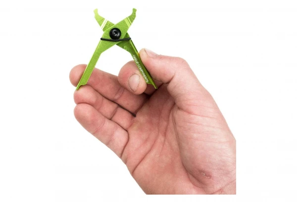 Kit De Réparation Tubeless OneUp EDC Plug & Pliers 4 Kit De Réparation Tubeless OneUp EDC Plug & Pliers – Image 2