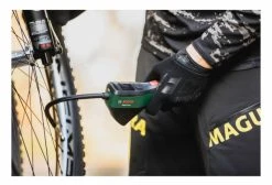 Pompe à Air Comprimé Sans-Fil Bosch EasyPump (Max 150 Psi / 10.3 Bar) -Entretien Réparation Route Soldes unnamed file 22