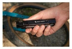 Kit De Multi-Outils Wolf Tooth 8-Bit Kit One (23 Fonctions) Noir 16 Kit De Multi-Outils Wolf Tooth 8-Bit Kit One (23 Fonctions) Noir -Entretien Réparation Route Soldes unnamed file 3732