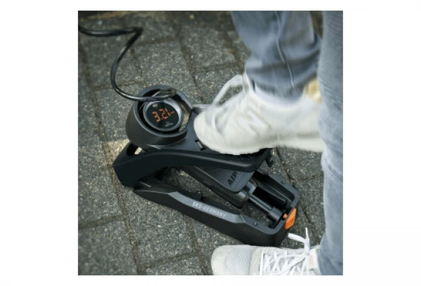 Pompe à Pied SKS Airstep Digi (Max 102 Psi / 7 Bar) Noir 4 Pompe à Pied SKS Airstep Digi (Max 102 Psi / 7 Bar) Noir – Image 2