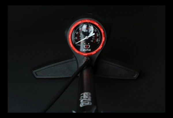 Pompe à Pied ZEFAL PROFIL MAX FP60 7 Pompe à Pied ZEFAL PROFIL MAX FP60 – Image 5