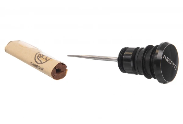 Kit De Réparation Tubeless Neatt Avec Embouts De Guidon Aluminium Noir + 5 Mèches 5 Kit De Réparation Tubeless Neatt Avec Embouts De Guidon Aluminium Noir + 5 Mèches – Image 3